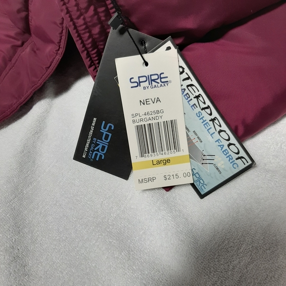 Ladies winter jacket - Picture 1 of 8